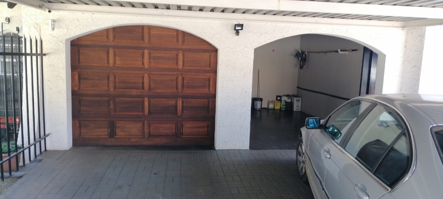 5 Bedroom Property for Sale in Stilfontein Ext 4 North West